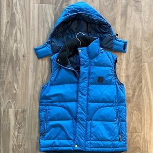 Men’s Blue heavyweight Lacoste vest.
